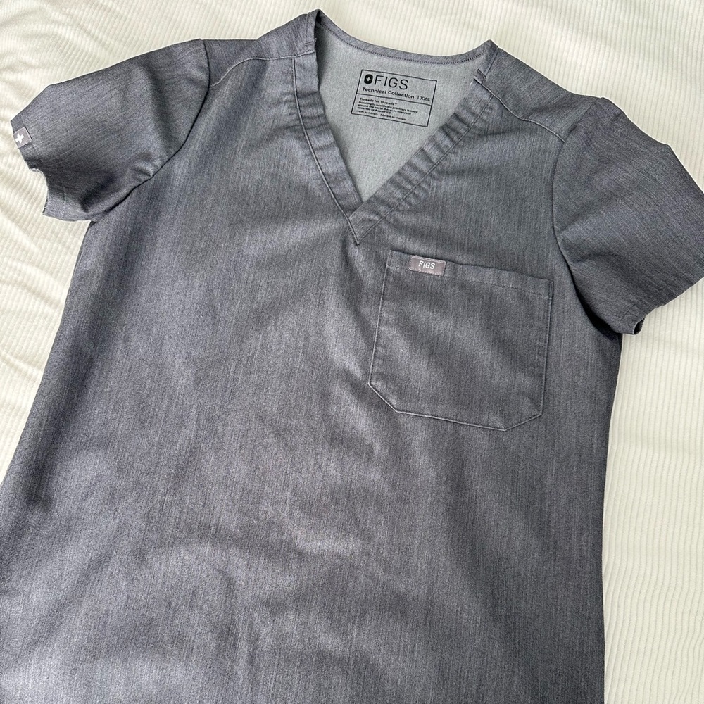 FIGS Caterina Scrub Top